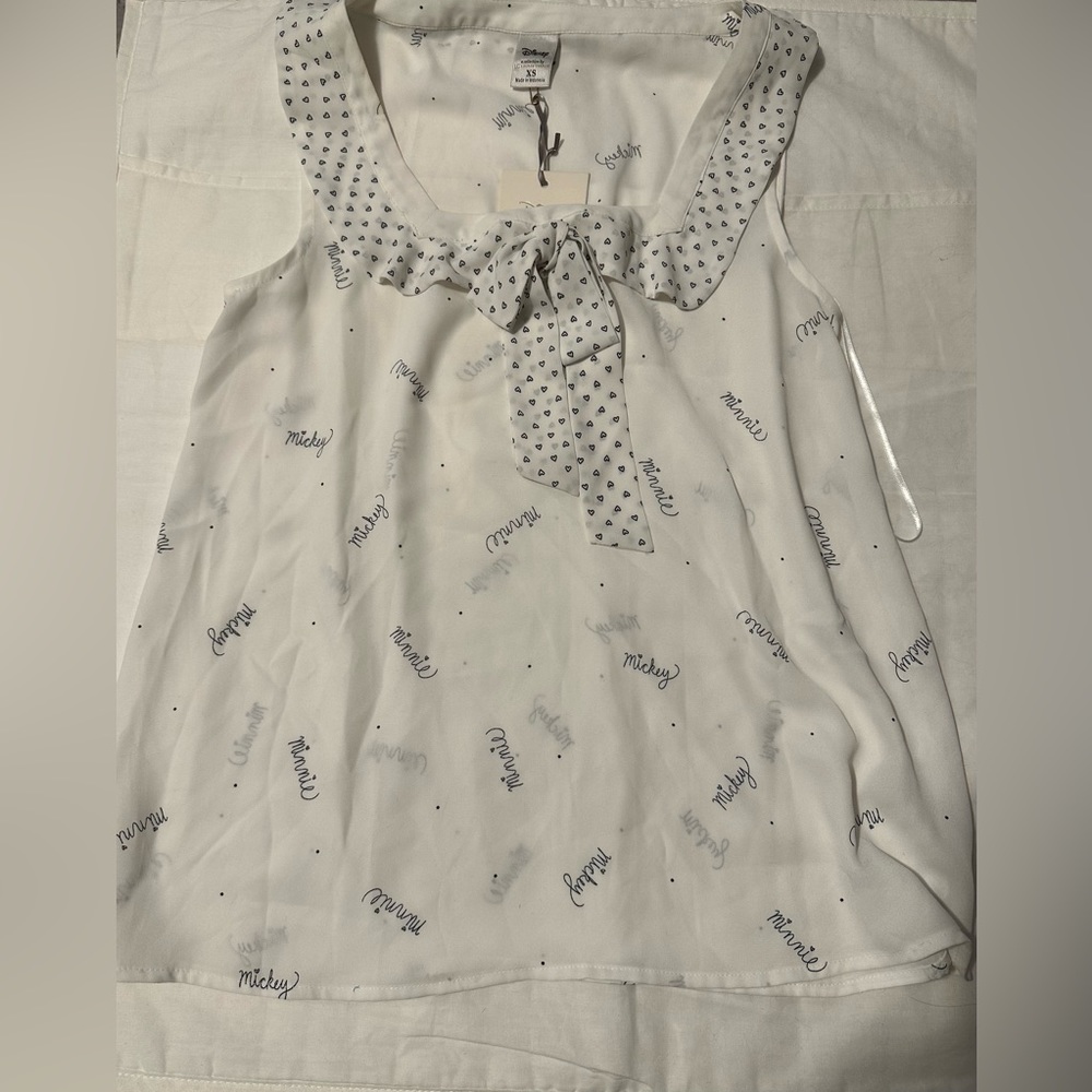 Lauren Conrad Disney Collaboration HEARTS Minnie blouse size XS NWT